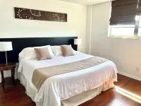 Beautiful apartment- just across the beach!