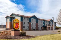 Super 8 by Wyndham Romeoville Bolingbrook