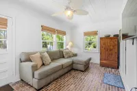 Charming Guest Favorite•Fenced Yard•Close to Sgmc & Vsu•Luv Pets•Gas Fire Pit