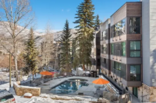 Spectacular Views and Heated Pool - Stylish Mountain Haven