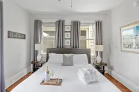 Spacious Open Plan and Serene Porch Views - Charming Tranquil Retreat