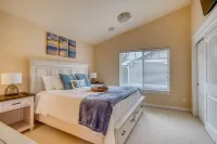 Breathtaking Bay Views and Game Room - Elegant Coastal Haven Отели рядом с достопримечательностью «Ocean Unity»