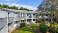 Steps to the Beach and Pool Access - Charming Coastal Hideaway Hotel a Seaside