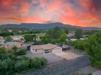 Serene Oasis Retreat - Hot Tub, Grill, Games, Relaxation