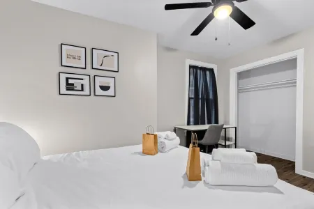 Ideal Long-Term Getaway with Amenities - Inviting Comfortable Escape