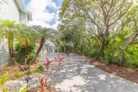 Secluded Pool Oasis and Nature Preserve - Peaceful Beach Retreat