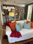 Downtown Savannah Carriage House near Forsyth Park