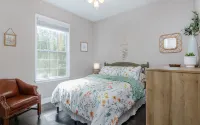 Boho getaway - walkable to downtown Fort Myers! - Condos
