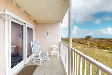 Walk to Sandfest, Shared Pool, Boardwalk to the Beach, Gulf Views Отели рядом с достопримечательностью «Fly It Port ' A»