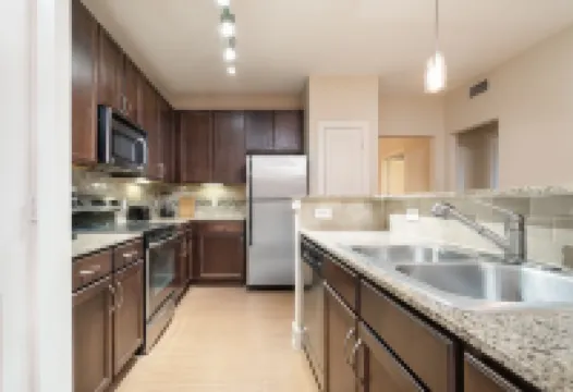 Infinity-Edge Pool, Lavish Gardens and Cyber Cafe - Beautiful Oasis