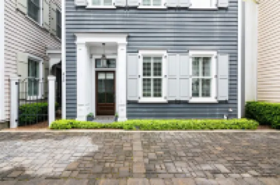 Luxurious Hot Tub and Steps to Waterfront Dining - Charming Retreat