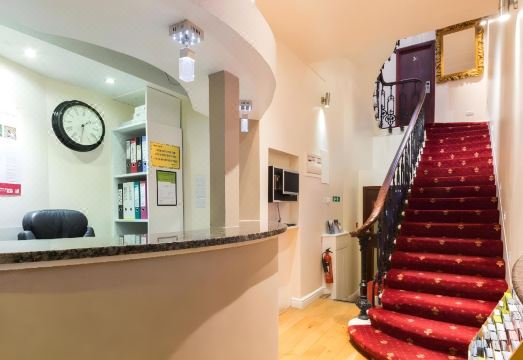 1. 노팅 힐 게이트..