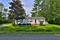 Private Dock and Fire Pit Near Lake Bomoseen - Charming Retreat Hotel a Brandon