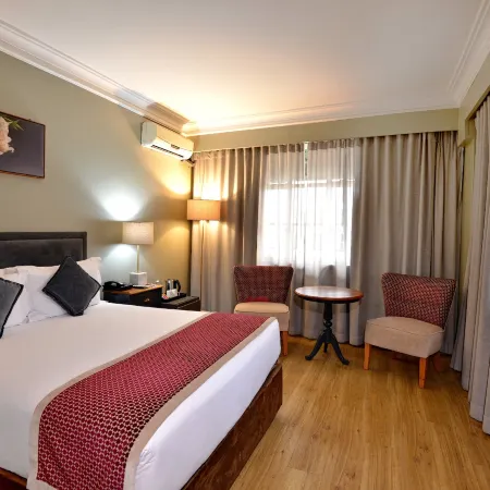 Cresta Jameson Hotel
