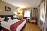 Cresta Jameson Hotel - parkir