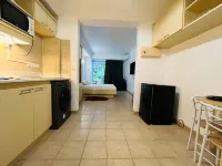 West Coast Hideaway-Apt 2