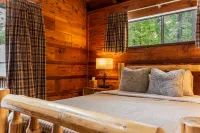 Hot Tub, Espresso, Warm Living Area - Inviting Cozy Retreat