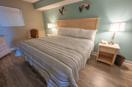 Scenic Ocean View and Heated Pools - Stunning Beachfront Retreat Отели в г. Атлантик Бич