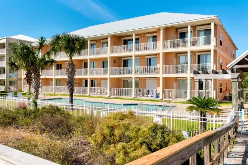 Direct Pool Access and Elegant Living Spaces - Luxurious Coastal Haven