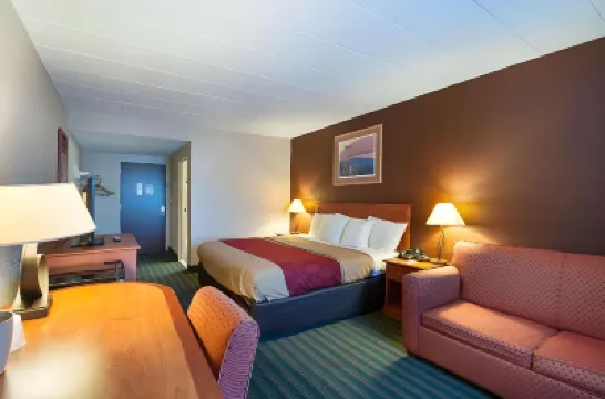 Quality Inn Near Pimlico Racetrack Hotels near OXOXO Gallery