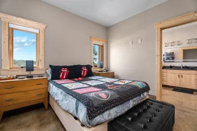 Stunning Retreat - Heated Pool, Hot Tub, Spa, Views Hotels near Enchanted Rock State Natural Area