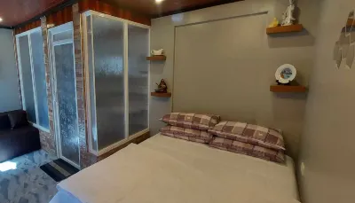 B&F Travellers Inn Hotels near Pilar Pilapil Resort