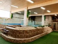 Hotel Gran Aurum Hotels near Triplets Bridge