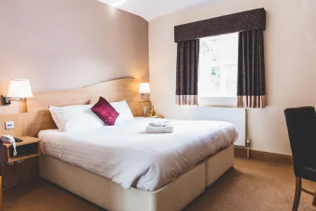 The Queensgate Hotel Отели в г. Ортон Уотервилл