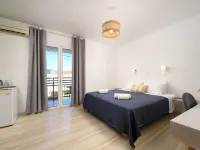 Aquarius Beach Hotel Hotel berhampiran Pantai Messonghi