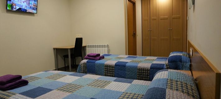Pensión Calfred II Hotels in Logrono