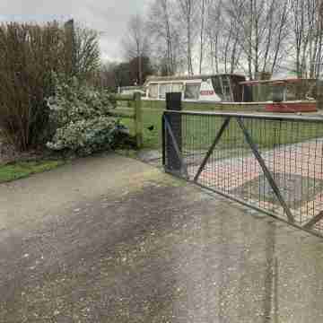 The Dog & Doublet Inn Hotel Exterior