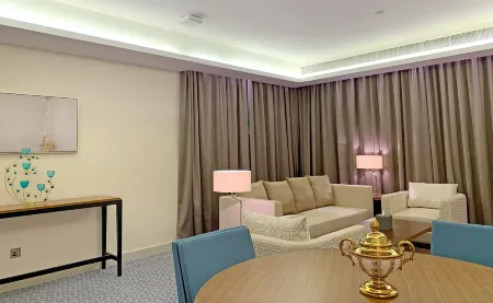 Grand Swiss-Belhotel Waterfront Seef Отели рядом с достопримечательностью «Баб-аль-Бахрейн»