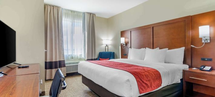 Comfort Inn & Suites Salina North Hotels in Salina
