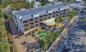 Shelly Bay Resort