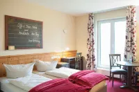Gästehaus Alte Schule Hotel dekat FOM Hochschule Hochschulzentrum Marl