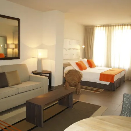 Eco Alcalá Suites