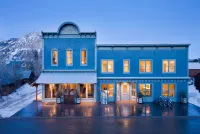 Eleven Scarp Ridge Lodge Hotels near Scout's General
