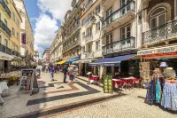 Lisbon's Heartbeat Your Premier Address - Bungalows