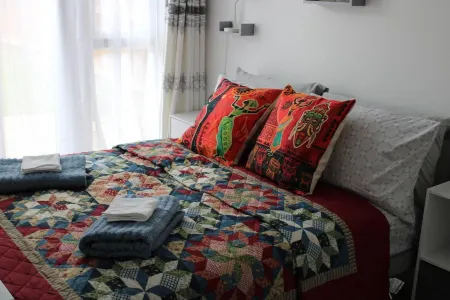 Apartment - Sleeps 4 - Garden - Parking