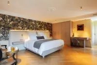 Le Clos Alice Hôtels à : Poligny