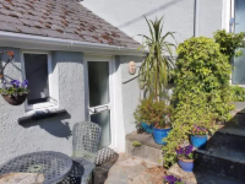 SeaView-Parking-Petsok-Patio-1Br