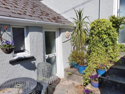 SeaView-Parking-Petsok-Patio-1Br Hotels in 