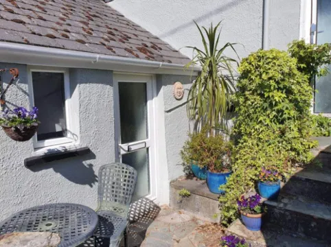 SeaView-Parking-Petsok-Patio-1Br