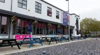 The Swan Guesthouse Hotels in Burton