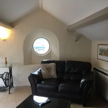 Cottage - Sleeps 4 - Pets Ok - Garden - Parking