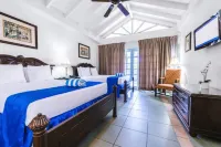 Savannah Beach Club Hotel & Spa Hoteles cerca de Globe Drive-In