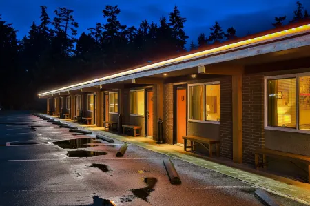 Arbutus Grove Motel Отели в г. Nanaimo E