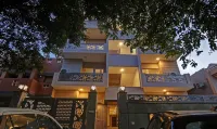 Treebo Aviraj Inn Hotels near Rose Garden
