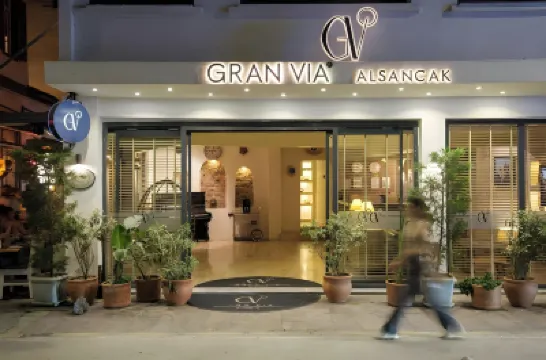 Gran Via Alsancak Hotels near Kordon Alsancak Izmir