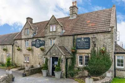 Crown Inn at Tolldown Hotels in Dyrham and Hinton